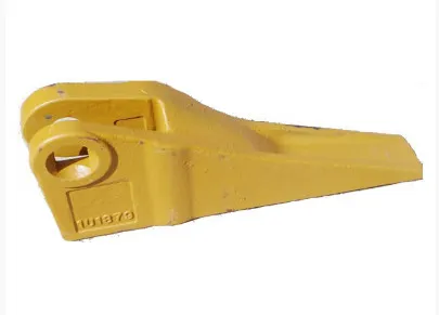 1U1879 J300 Caterpillar sideboltetenner på bøtte